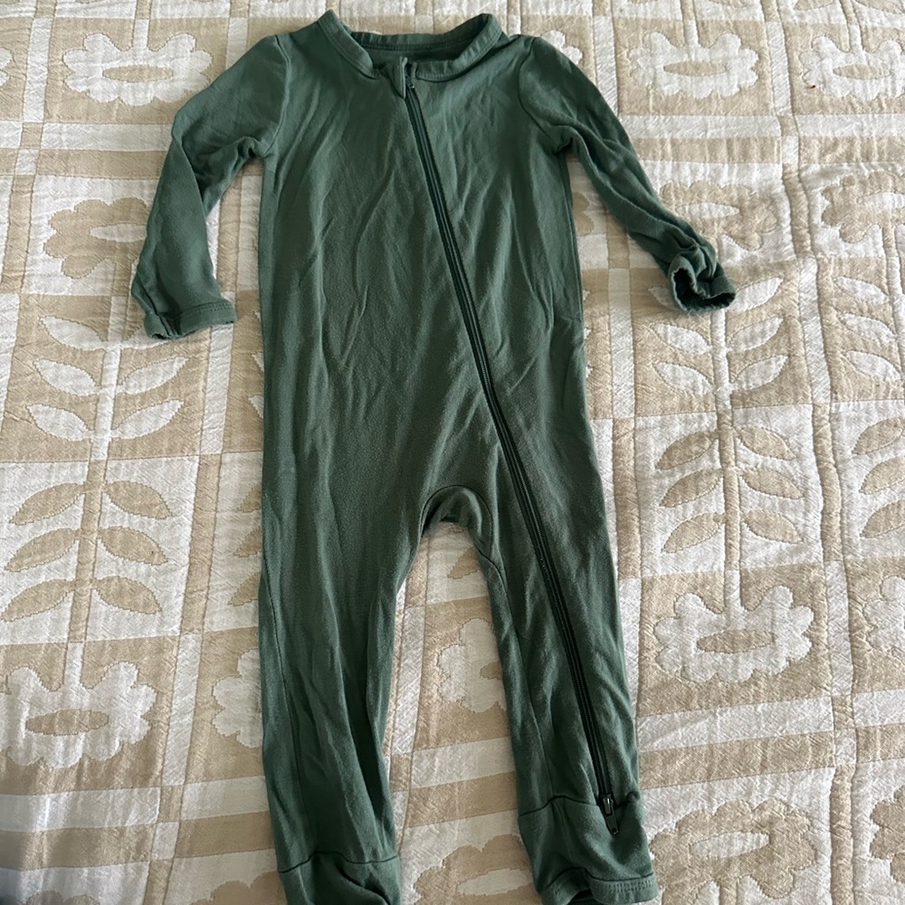 Kyte Baby Pine Green Bamboo Romper 6-12 mos